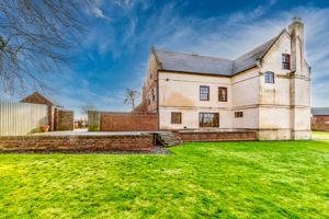 SIDE GARDEN- click for photo gallery